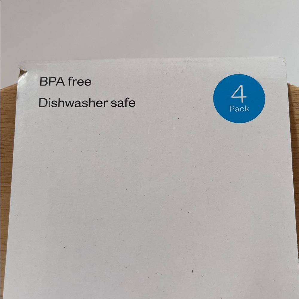 NWT Room Essentials Light Wood Grain Dinner Plates.  Set of 4.  Natural Beige - Picture 3 of 3
